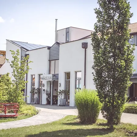 Szálloda Und Appartementhof Waldeck 4*