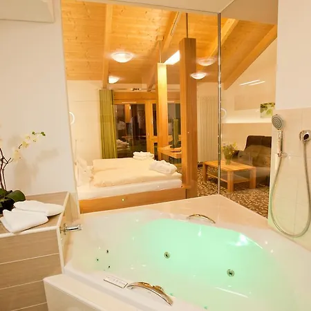 Hotel Und Appartementhof Waldeck 4*