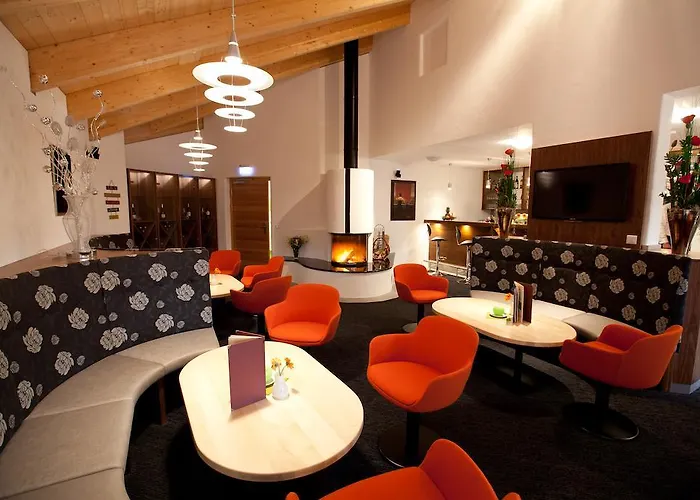 فندق Und Appartementhof Waldeck 4*