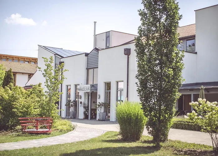 فندق Und Appartementhof Waldeck 4*